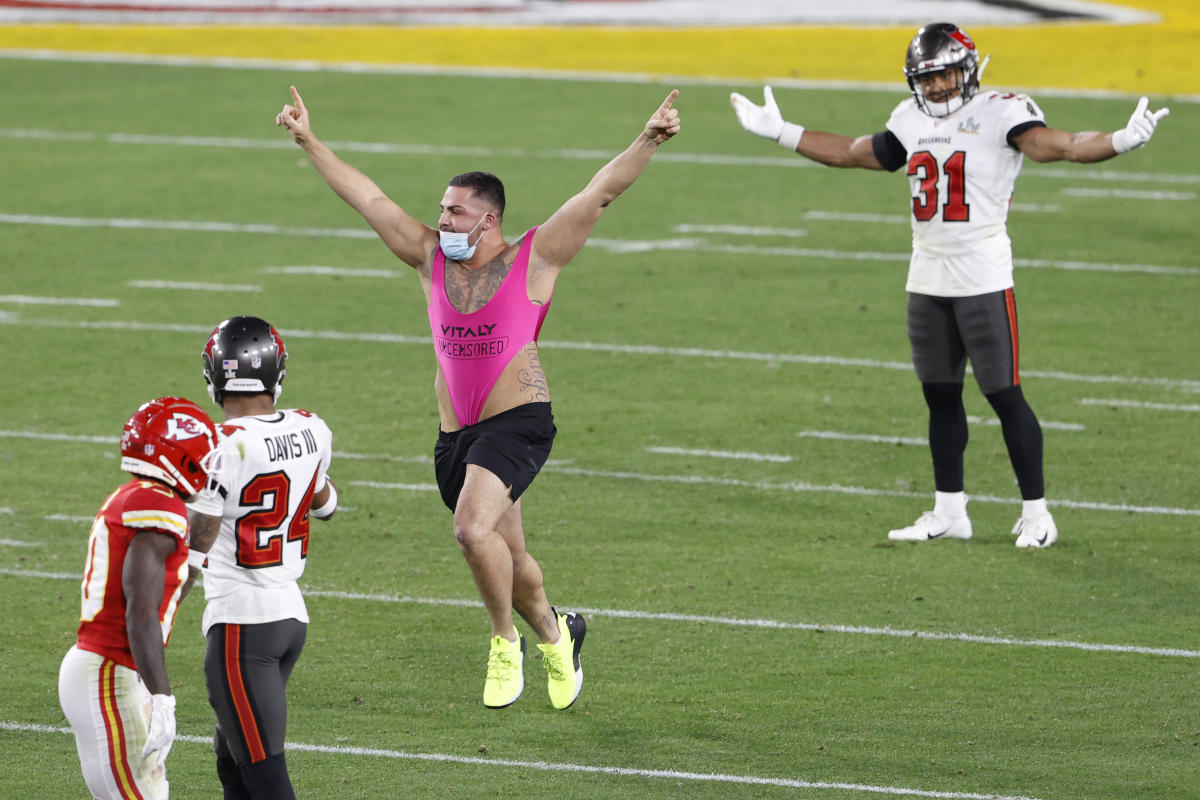 Superbowl Streaker 2024: Security Fail or Epic Prank?