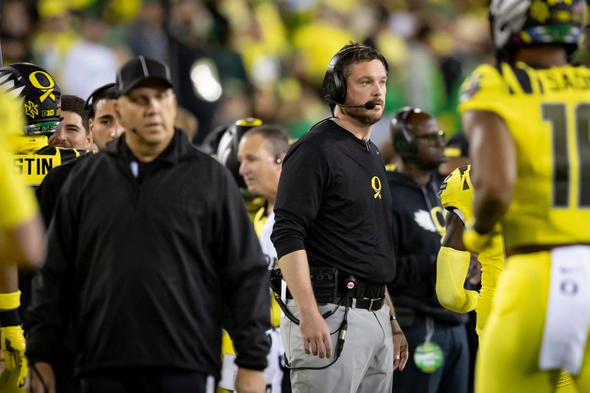 The New Oregon Football Coach: What to Expect( A Look at His Style and Strategy)