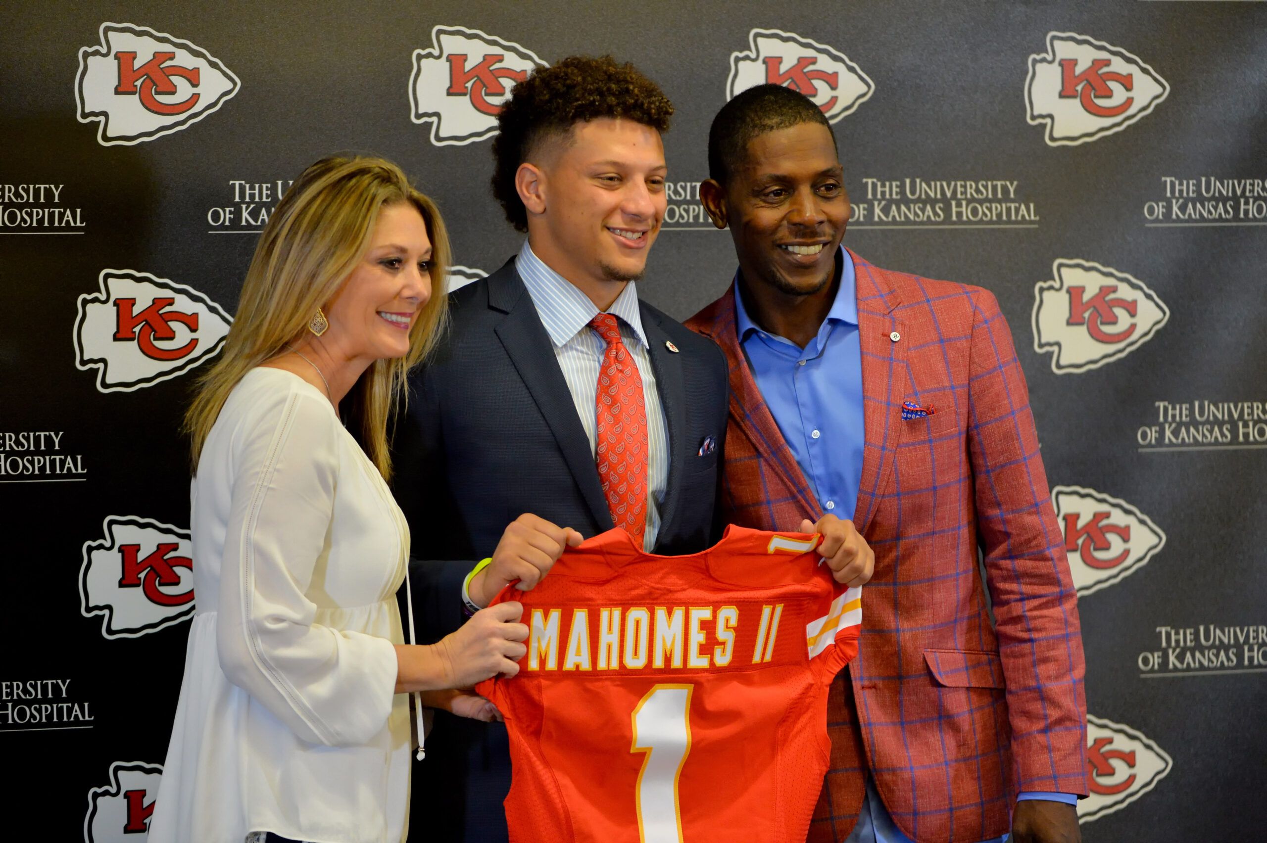 Graham Walker Mahomes Spotlight:  Expert Insights on the NFLs Rising Star.